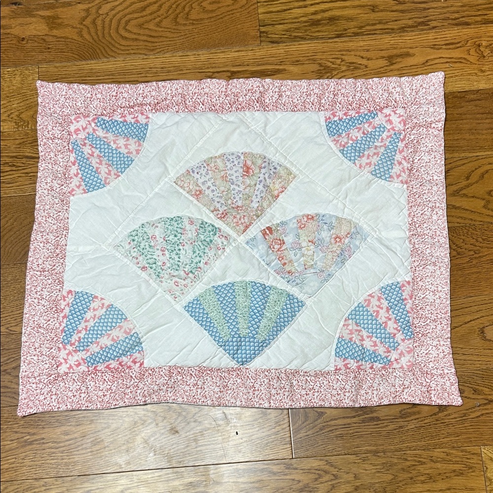 Patchwork Fan Design Quilt - Multicolor pillowcase